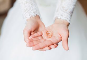 https://girlaftermarriage.com/things-to-talk-a…you-tie-the-knot/